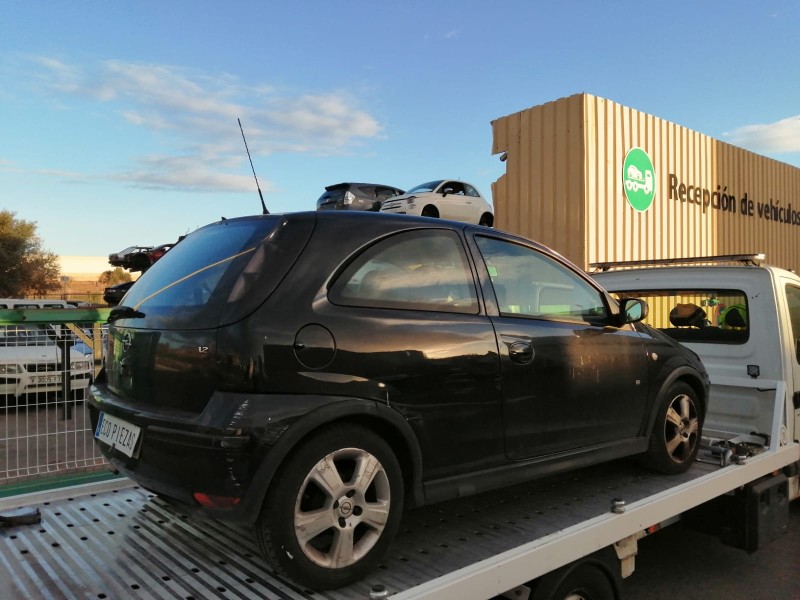 opel corsa c (x01) del año 2004