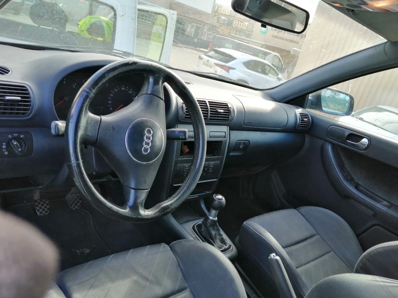 audi a3 (8l1) del año 2000