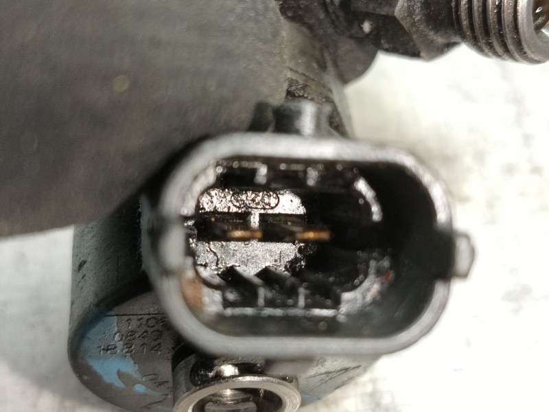 Recambio de inyector para bmw serie 5 berlina (e39) 530d referencia OEM IAM 0445110029  2354093