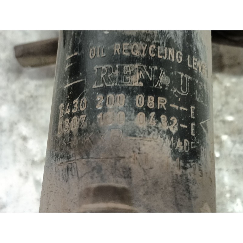 Recambio de amortiguador delantero izquierdo para renault megane iii sport tourer business referencia OEM IAM   