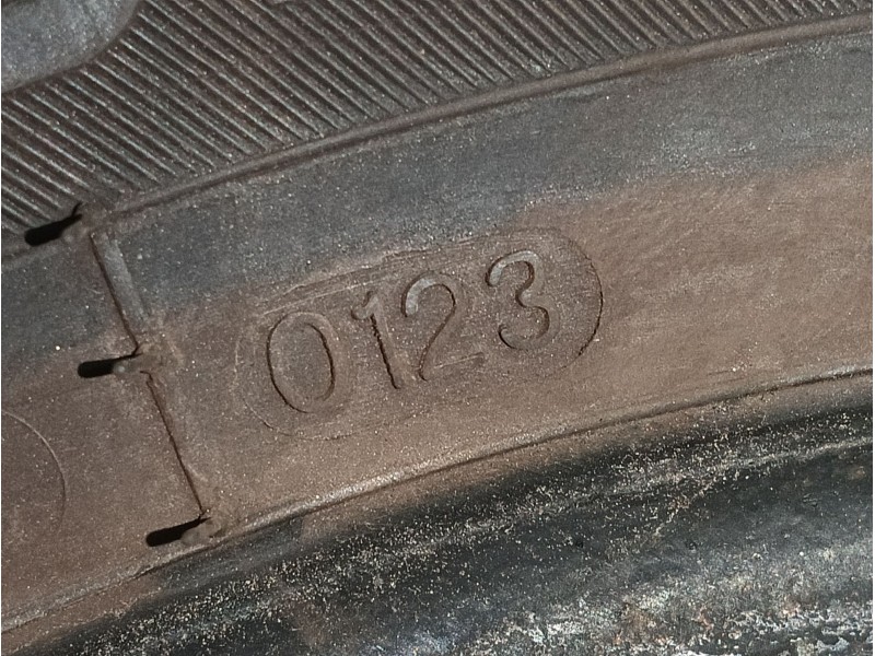 Recambio de neumatico para nissan micra iii (k12) 1.2 16v referencia OEM IAM 165/65R1581T 2 OVATION