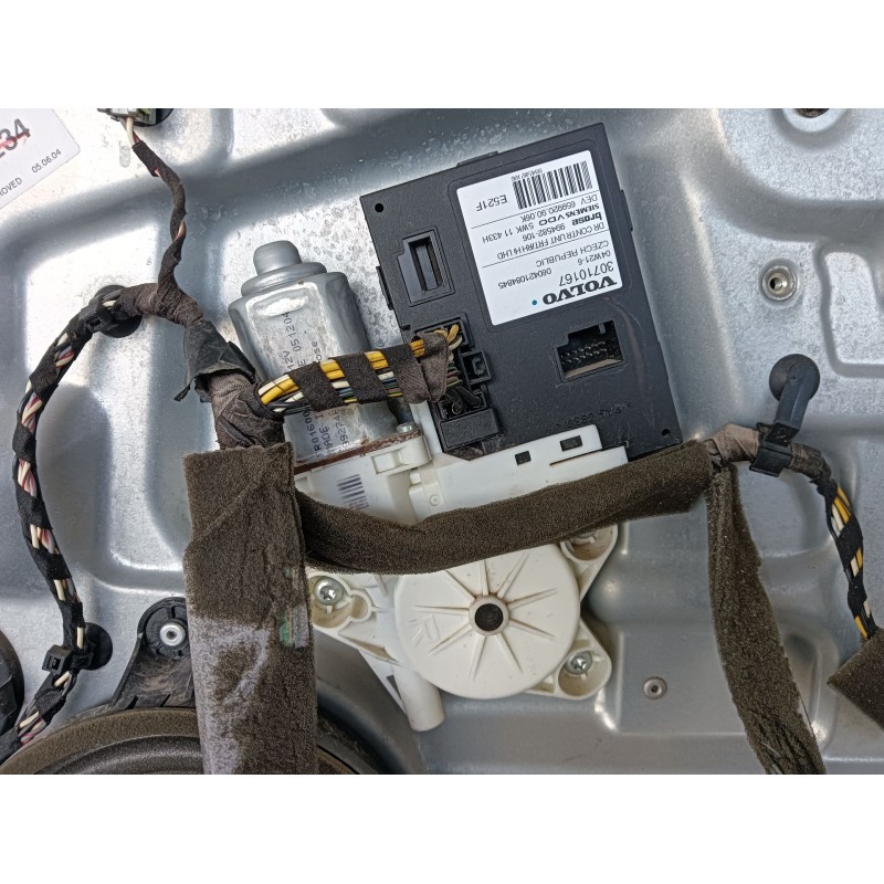 Recambio de puerta delantera derecha para volvo v50 familiar 2.0 d kinetic referencia OEM IAM   