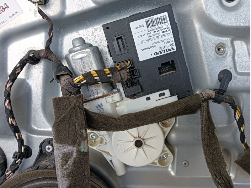 Recambio de puerta delantera derecha para volvo v50 familiar 2.0 d kinetic referencia OEM IAM   