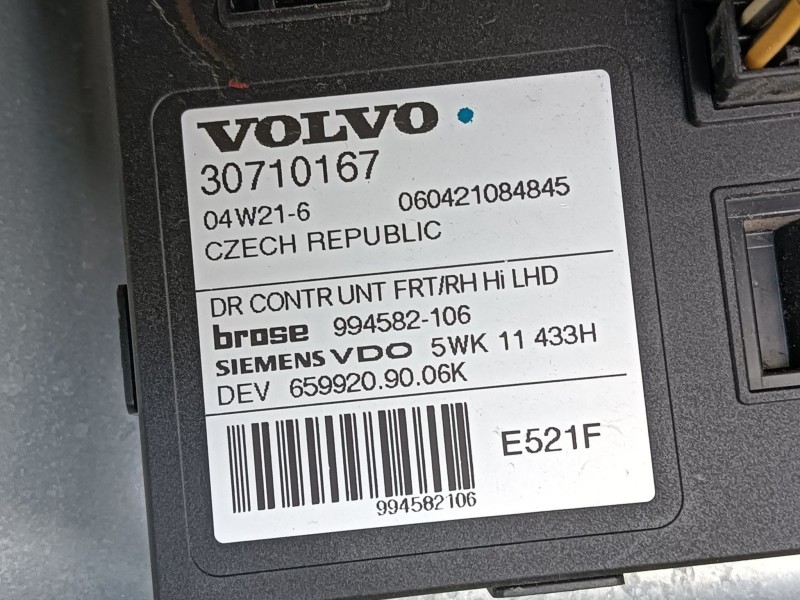 Recambio de puerta delantera derecha para volvo v50 familiar 2.0 d kinetic referencia OEM IAM   