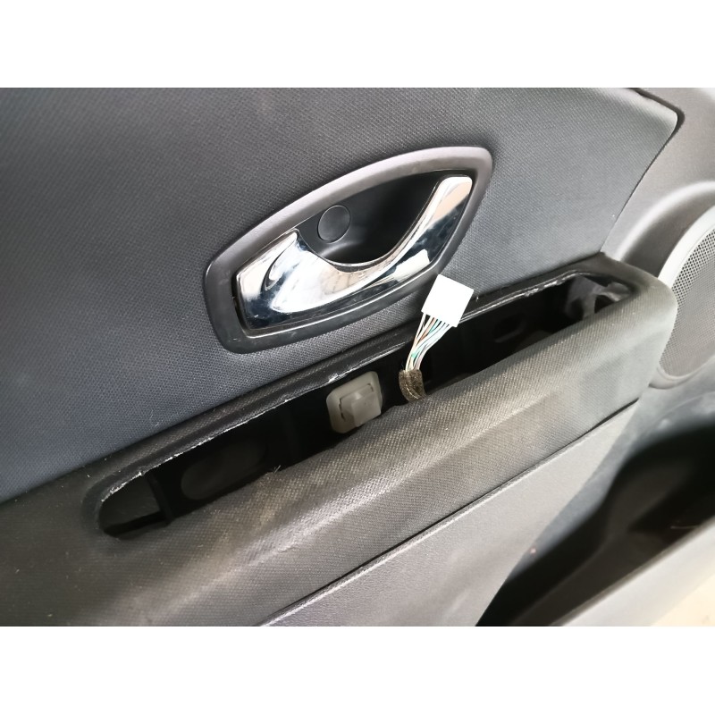 Recambio de puerta delantera izquierda para renault megane iii berlina 5 p expression referencia OEM IAM COMPLETA  