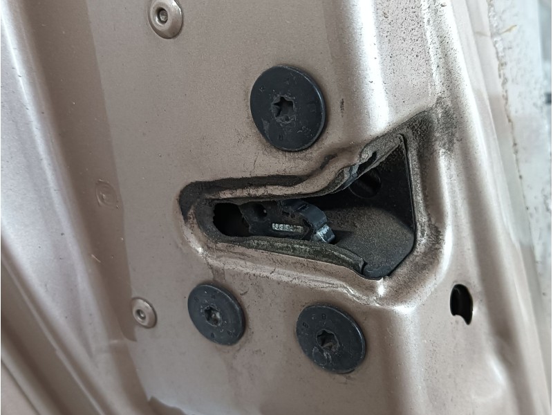 Recambio de puerta trasera izquierda para renault modus authentique referencia OEM IAM   