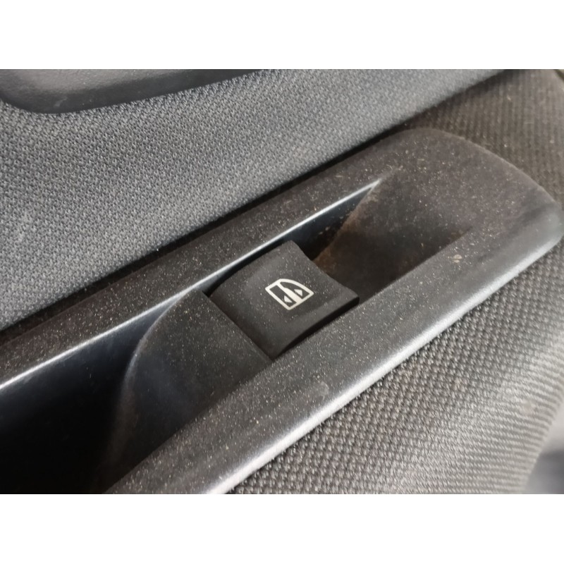 Recambio de puerta trasera izquierda para renault megane iii berlina 5 p expression referencia OEM IAM COMPLETA  