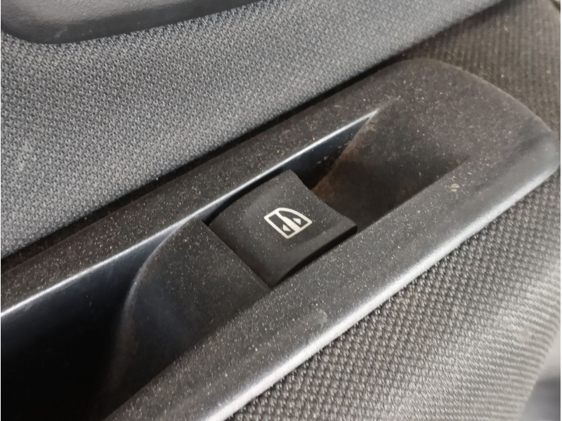 Recambio de puerta trasera izquierda para renault megane iii berlina 5 p expression referencia OEM IAM COMPLETA  