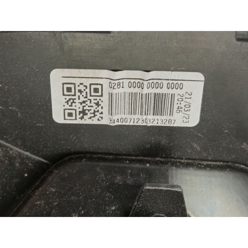 Recambio de rejilla delantera para renault captur ii referencia OEM IAM   