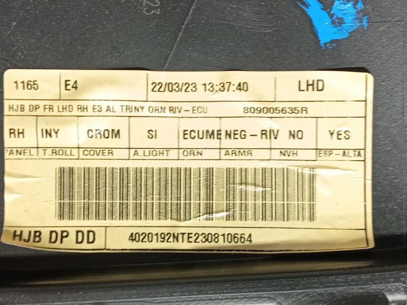 Recambio de guarnecido puerta delantera derecha para renault captur ii referencia OEM IAM   