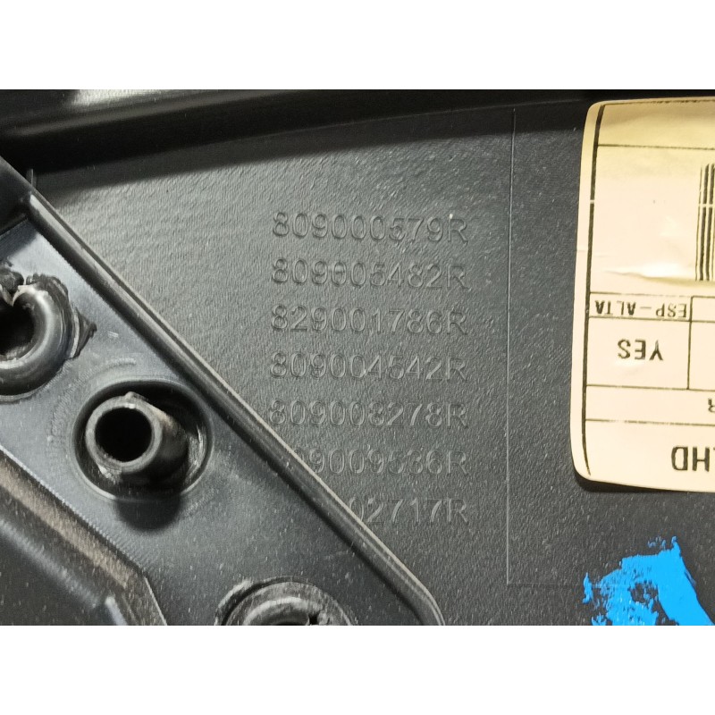 Recambio de guarnecido puerta delantera derecha para renault captur ii referencia OEM IAM   