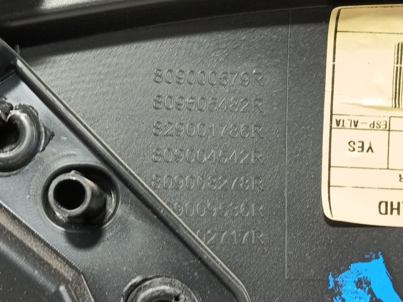 Recambio de guarnecido puerta delantera derecha para renault captur ii referencia OEM IAM   