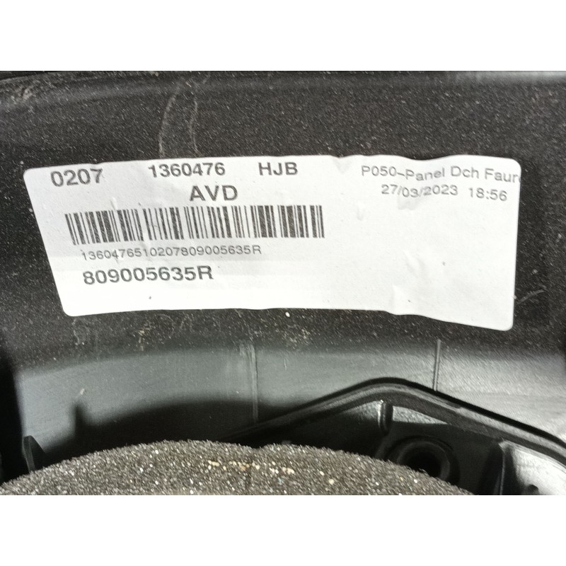 Recambio de guarnecido puerta delantera derecha para renault captur ii referencia OEM IAM   