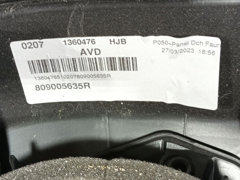 Recambio de guarnecido puerta delantera derecha para renault captur ii referencia OEM IAM   