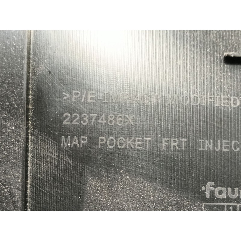 Recambio de guarnecido puerta delantera izquierda para renault captur ii referencia OEM IAM   