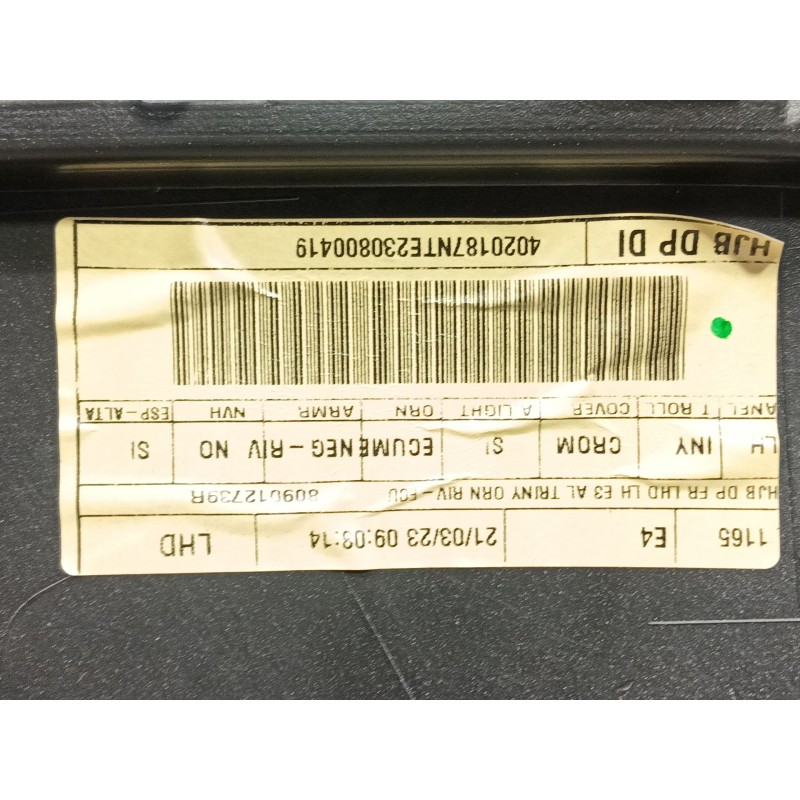 Recambio de guarnecido puerta delantera izquierda para renault captur ii referencia OEM IAM   