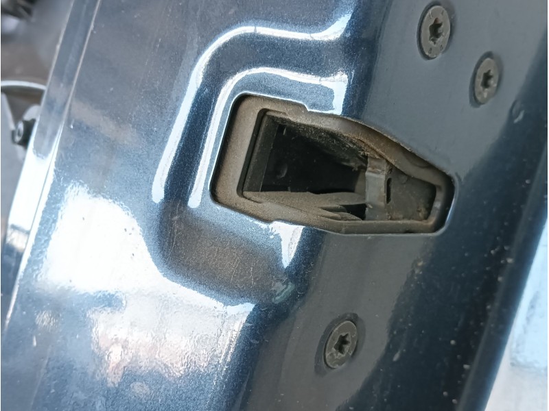 Recambio de puerta delantera derecha para volvo v50 familiar 2.0 diesel cat referencia OEM IAM   