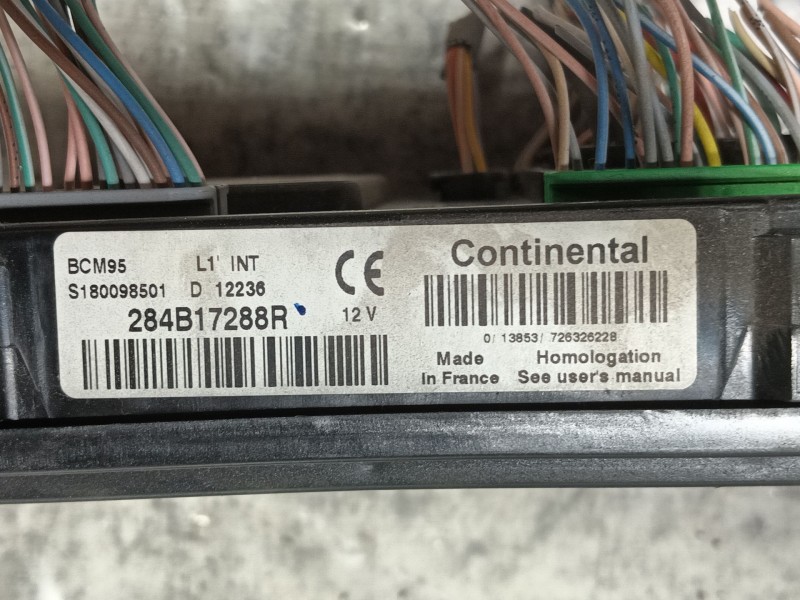 Recambio de modulo electronico para renault megane iii berlina 5 p expression referencia OEM IAM  284B17288R 