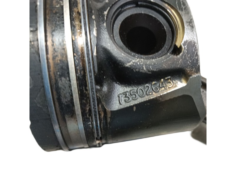 Recambio de piston para opel corsa d expression referencia OEM IAM  55223301 