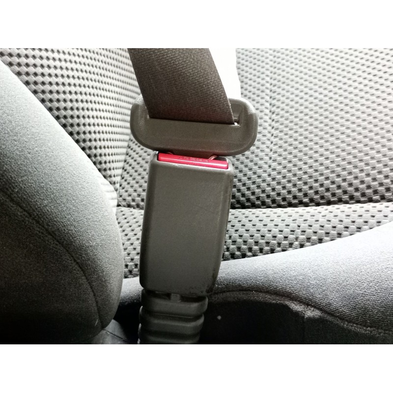 Recambio de enganche cinturon delantero izquierdo para hyundai tucson (jm) 2.0 crdi referencia OEM IAM   