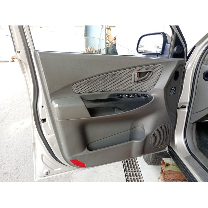 Recambio de guarnecido puerta delantera izquierda para hyundai tucson (jm) 2.0 crdi referencia OEM IAM   