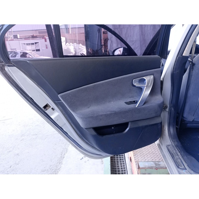 Recambio de guarnecido puerta trasera izquierda para nissan primera hatchback (p12) 1.9 dci referencia OEM IAM   