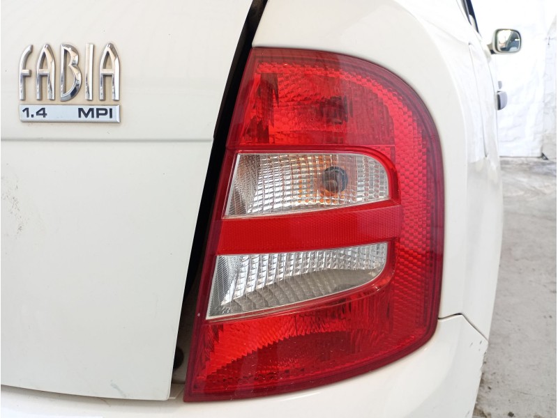 Recambio de piloto trasero derecho para skoda fabia i (6y2) 1.4 referencia OEM IAM   