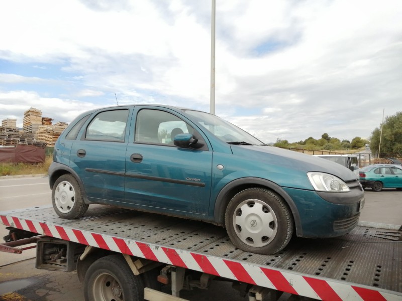 opel corsa c (x01) del año 2001