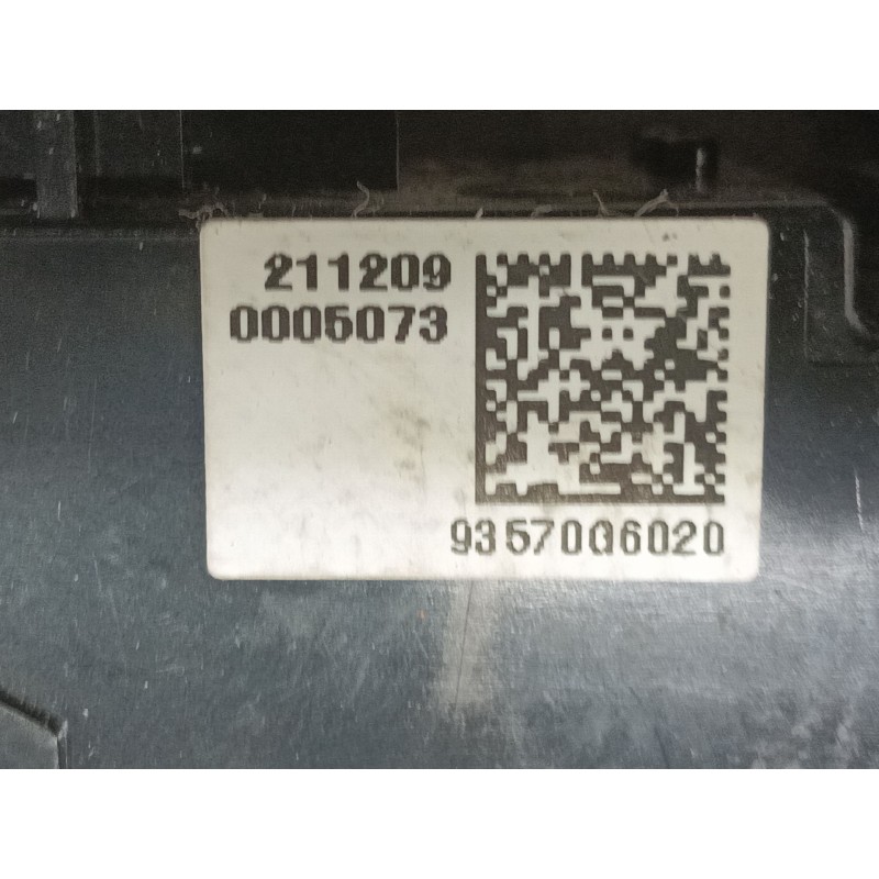 Recambio de mando elevalunas delantero izquierdo para kia picanto iii (ja) 1.0 referencia OEM IAM   