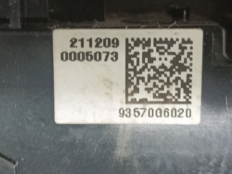 Recambio de mando elevalunas delantero izquierdo para kia picanto iii (ja) 1.0 referencia OEM IAM   