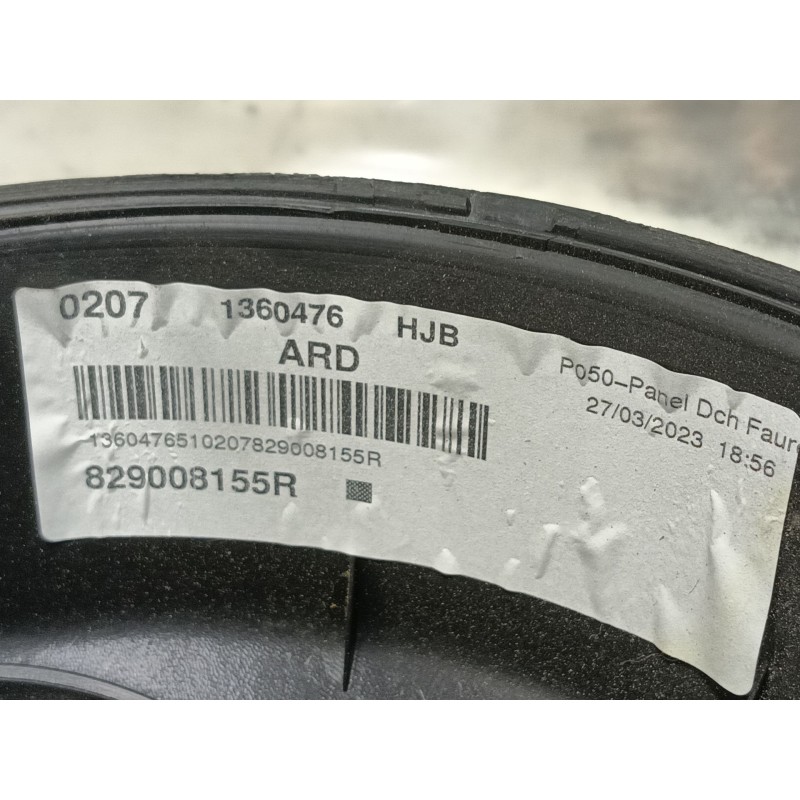 Recambio de guarnecido puerta trasera derecha para renault captur ii referencia OEM IAM 829008155R 2237268X 