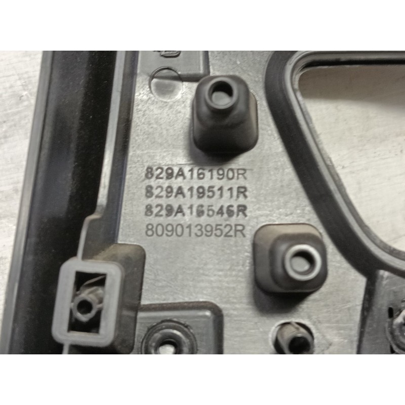 Recambio de guarnecido puerta trasera izquierda para renault captur ii referencia OEM IAM 829008155R 2237268X 