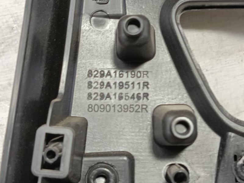 Recambio de guarnecido puerta trasera izquierda para renault captur ii referencia OEM IAM 829008155R 2237268X 