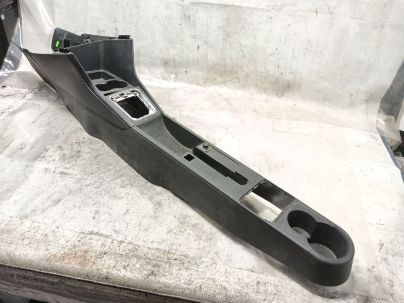 Recambio de consola central para skoda rapid spaceback (nh1) 1.6 tdi referencia OEM IAM   