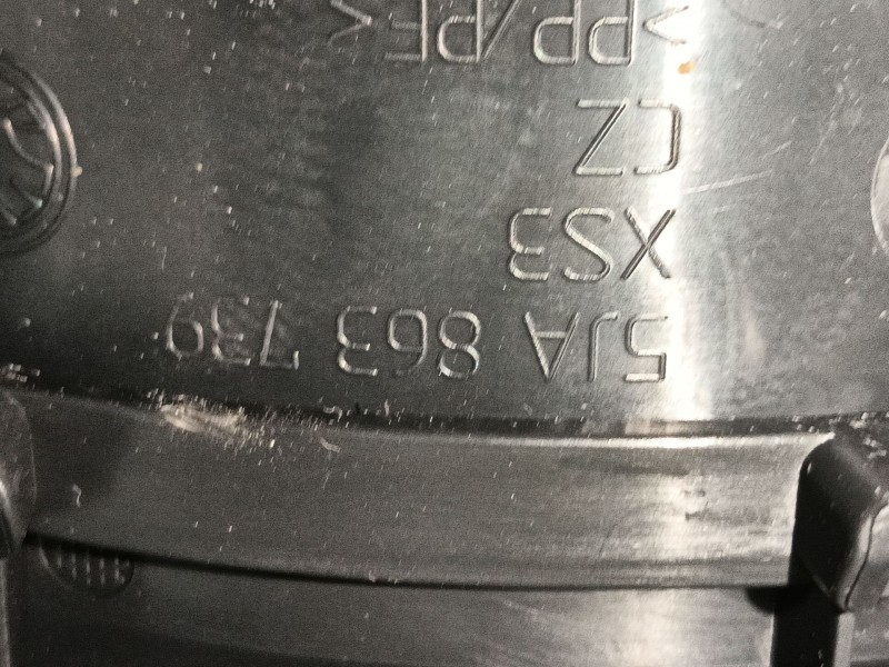 Recambio de consola central para skoda rapid spaceback (nh1) 1.6 tdi referencia OEM IAM   