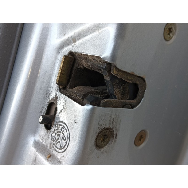 Recambio de puerta trasera derecha para citroën c3 1.4 hdi sx plus referencia OEM IAM COMPLETA  