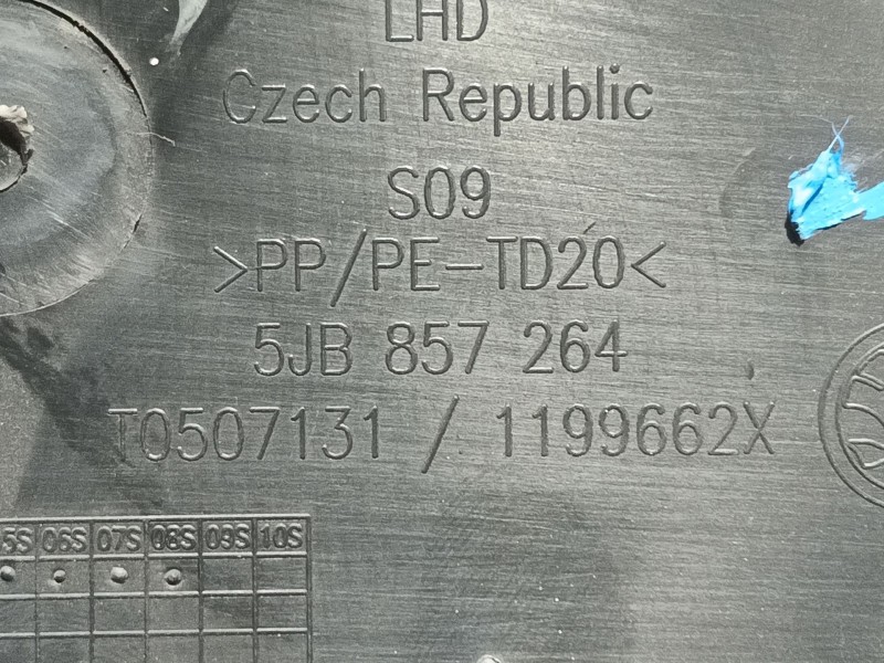 Recambio de guantera para skoda rapid spaceback (nh1) 1.6 tdi referencia OEM IAM   