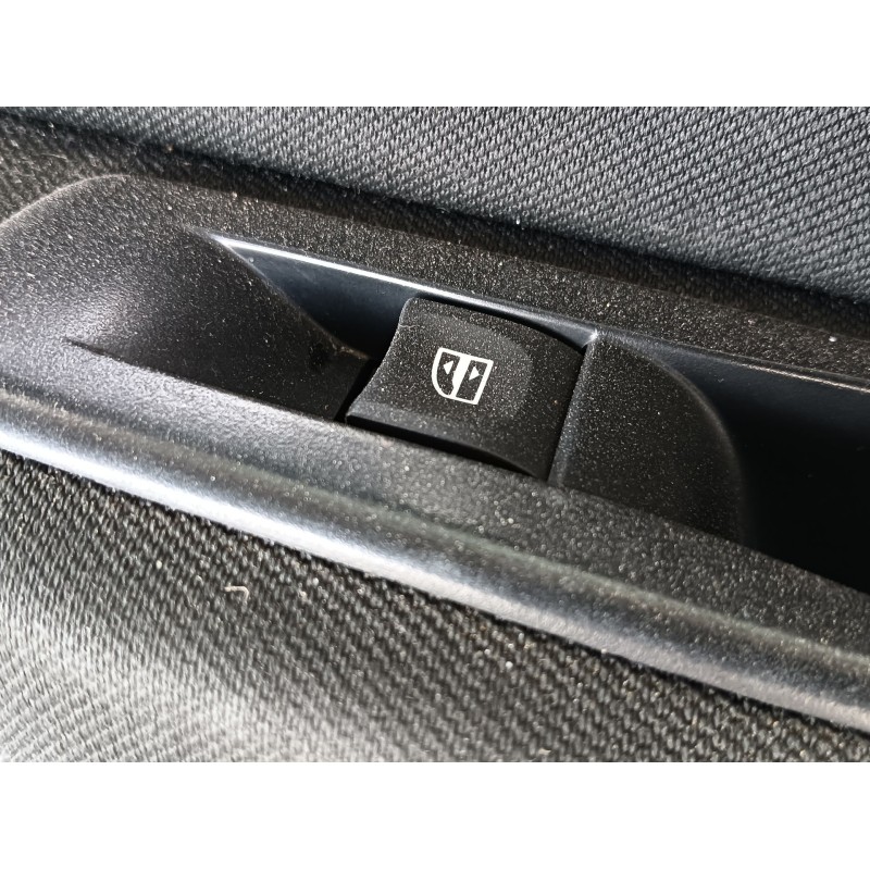 Recambio de puerta trasera derecha para renault megane iii berlina 5 p authentique referencia OEM IAM COMPLETA  