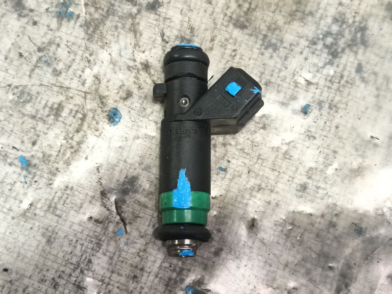 Recambio de inyector para mercedes-benz clase s (w221) berlina 600 (221.176) referencia OEM IAM  2750780249 