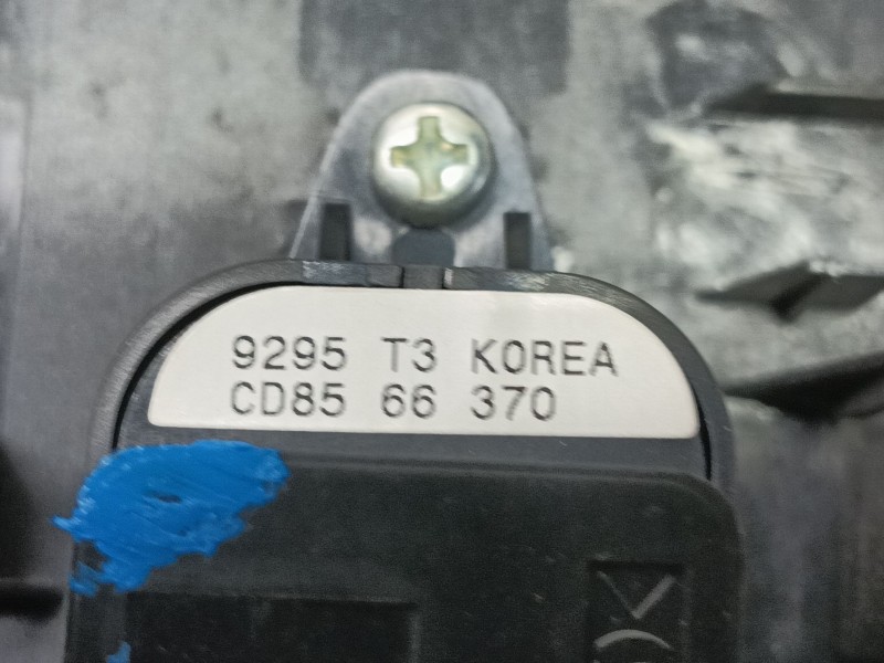 Recambio de mando elevalunas delantero derecho para mazda 5 (cr19) 2.0 cd (cr19) referencia OEM IAM  CD8566370 