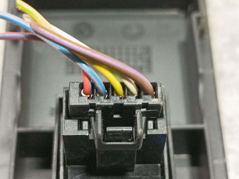 Recambio de mando elevalunas trasero izquierdo para skoda rapid spaceback (nh1) 1.6 tdi referencia OEM IAM   