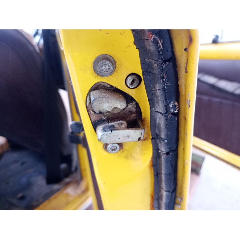 Recambio de cerradura puerta trasera derecha para renault 4 furgoneta/monovolumen (r21_, r23_) 0.8 (2106) referencia OEM IAM   