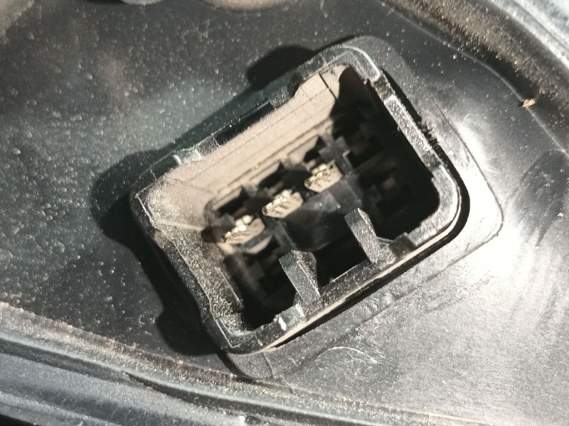 Recambio de retrovisor izquierdo para hyundai lantra berlina (rd) 1.6 gls referencia OEM IAM  RD99LHL 