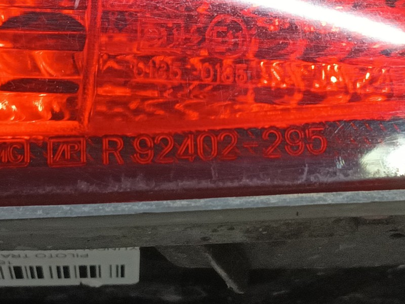 Recambio de piloto trasero derecho para hyundai lantra berlina (rd) 1.6 gls referencia OEM IAM   