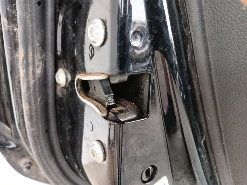 Recambio de puerta trasera izquierda para chevrolet captiva 2.0 vcdi lt referencia OEM IAM   