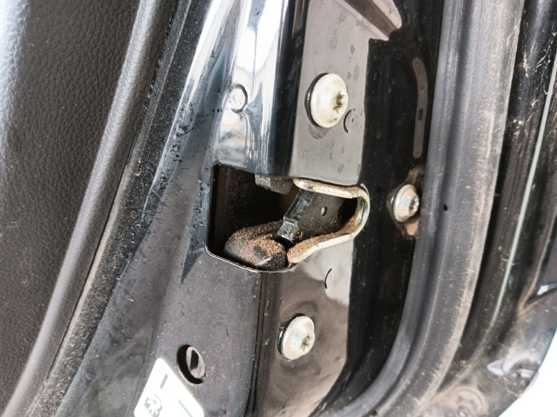 Recambio de puerta trasera derecha para chevrolet captiva 2.0 vcdi lt referencia OEM IAM   