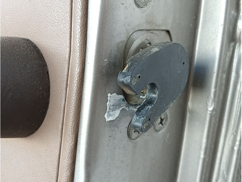 Recambio de puerta delantera derecha para seat 131 referencia OEM IAM COMPLETA  