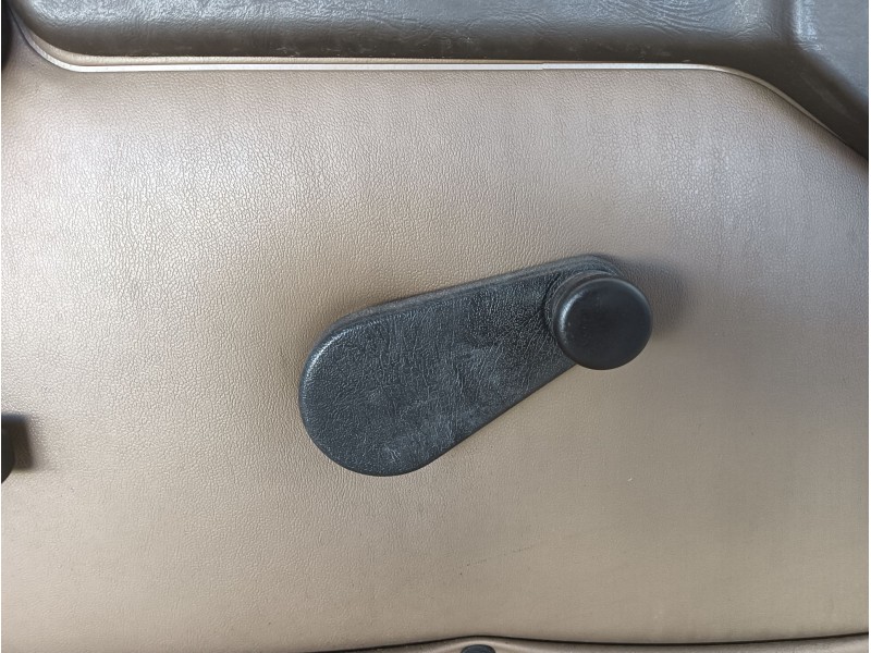 Recambio de puerta delantera izquierda para seat 131 referencia OEM IAM COMPLETA  