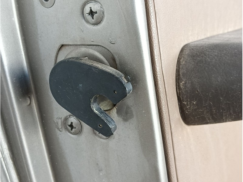 Recambio de puerta delantera izquierda para seat 131 referencia OEM IAM COMPLETA  