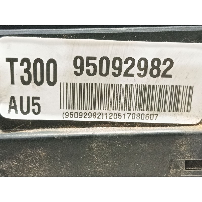 Recambio de caja reles / fusibles para chevrolet aveo hatchback (t300) 1.2 referencia OEM IAM  95092982 